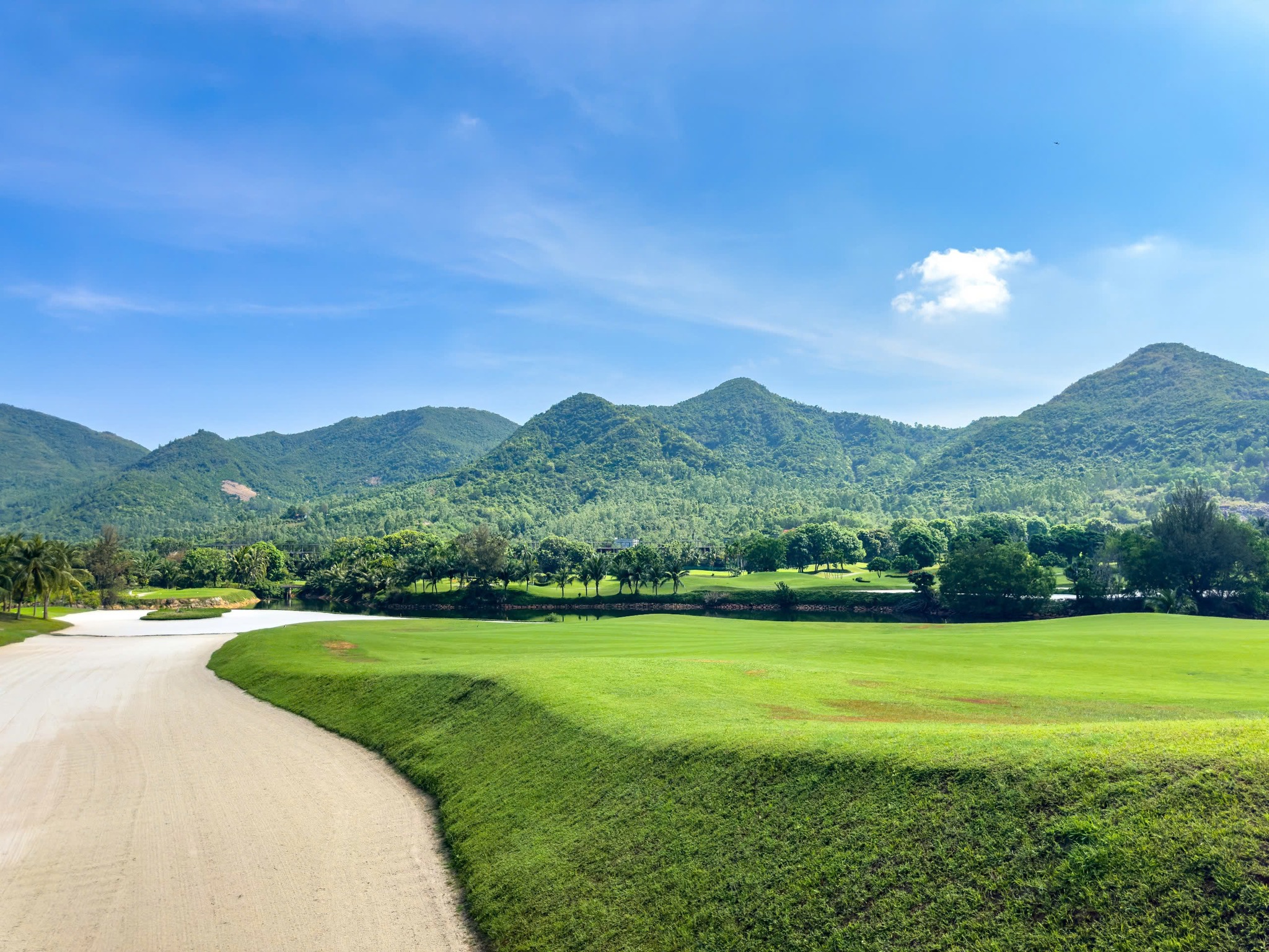 Diamond Bay Golf & Villas 鑽石灣球場 11
